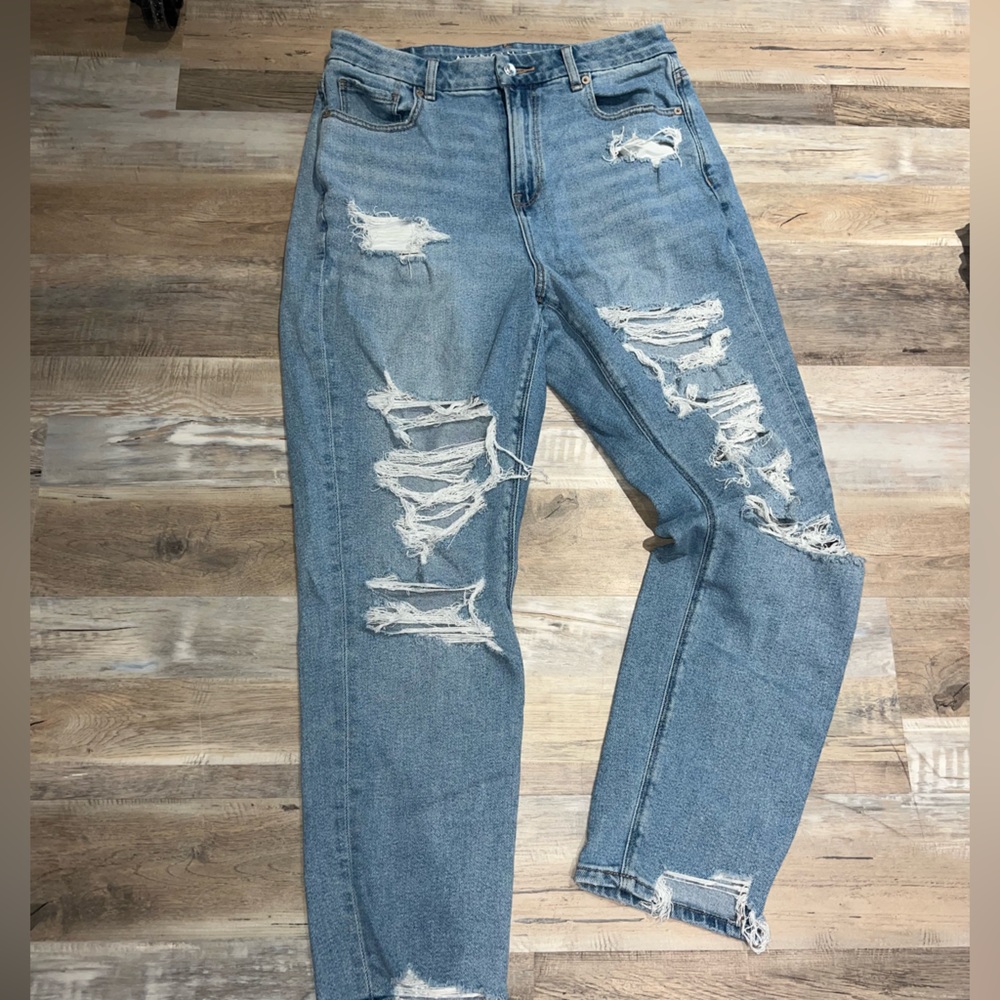 American Eagle Curve Mom Jean